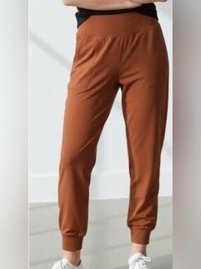 Athleta Salutation Jogger NWT